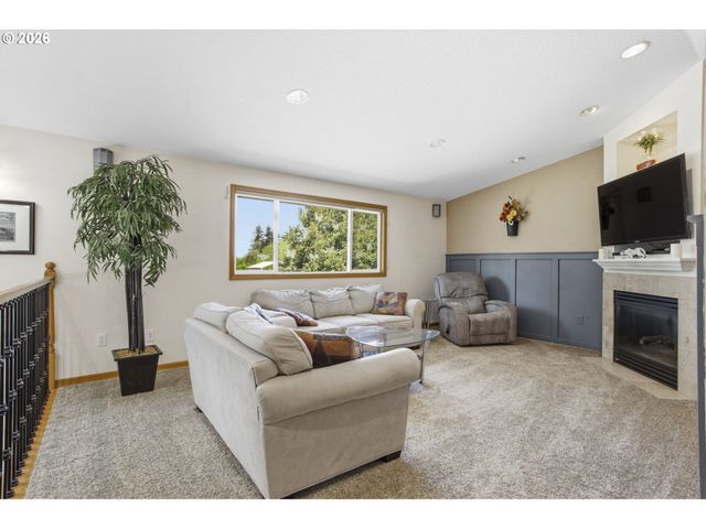 10520 Ne SISKIYOU St, Portland, OR 97220