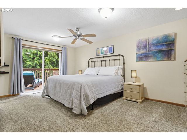 10520 Ne SISKIYOU St, Portland, OR 97220