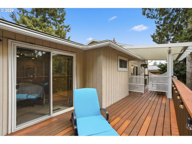 10520 Ne SISKIYOU St, Portland, OR 97220