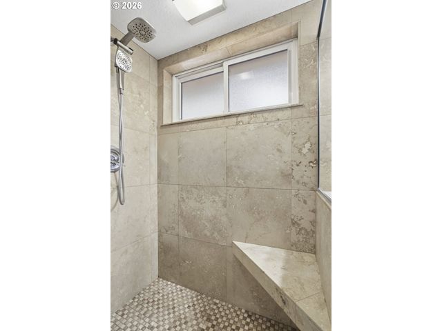 10520 Ne SISKIYOU St, Portland, OR 97220