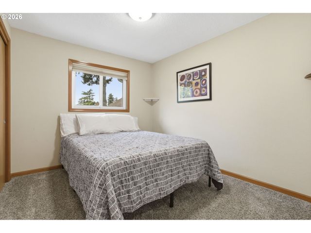 10520 Ne SISKIYOU St, Portland, OR 97220