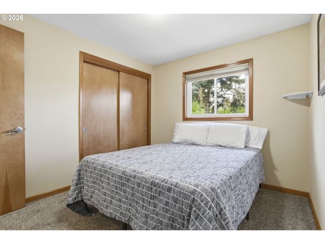 10520 Ne SISKIYOU St, Portland, OR 97220