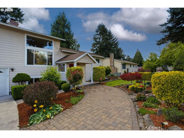 10520 Ne SISKIYOU St, Portland, OR 97220