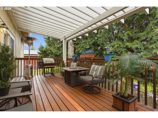 10520 Ne SISKIYOU St, Portland, OR 97220