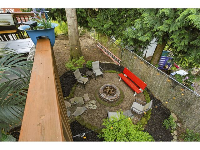 10520 Ne SISKIYOU St, Portland, OR 97220