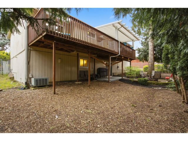 10520 Ne SISKIYOU St, Portland, OR 97220