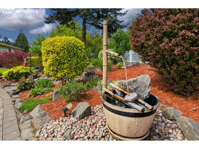 10520 Ne SISKIYOU St, Portland, OR 97220