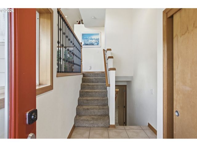 10520 Ne SISKIYOU St, Portland, OR 97220