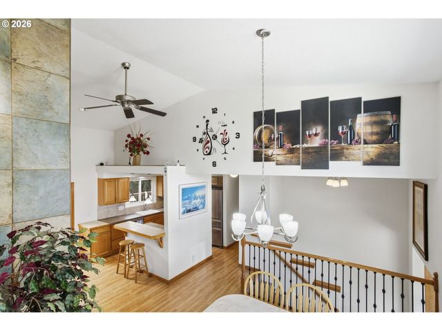 10520 Ne SISKIYOU St, Portland, OR 97220