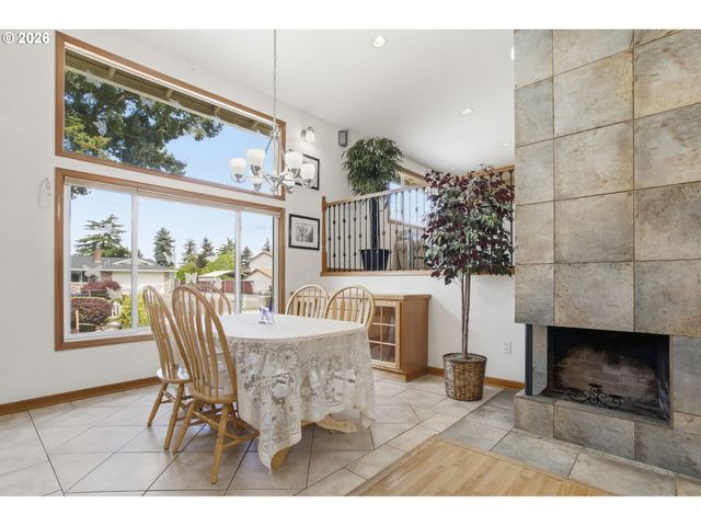 10520 Ne SISKIYOU St, Portland, OR 97220