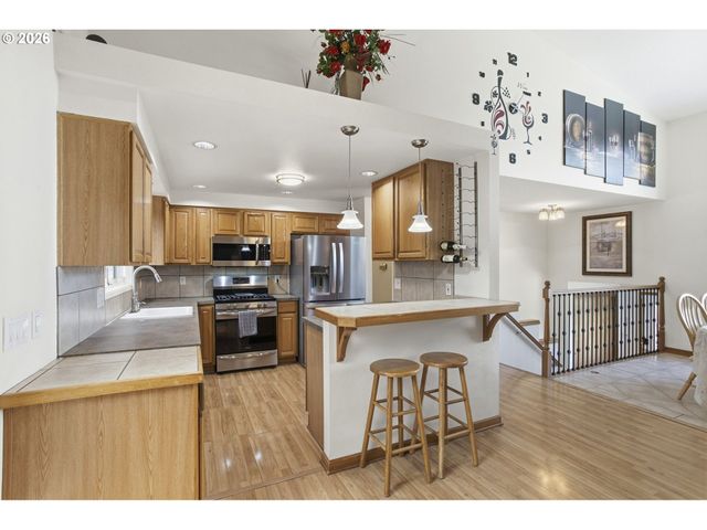 10520 Ne SISKIYOU St, Portland, OR 97220