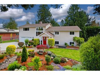 10520 Ne SISKIYOU St, Portland, OR 97220