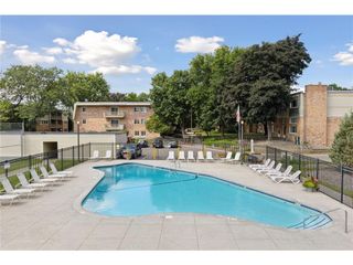 7412 W 22nd Street 104, Saint Louis Park, MN 55426