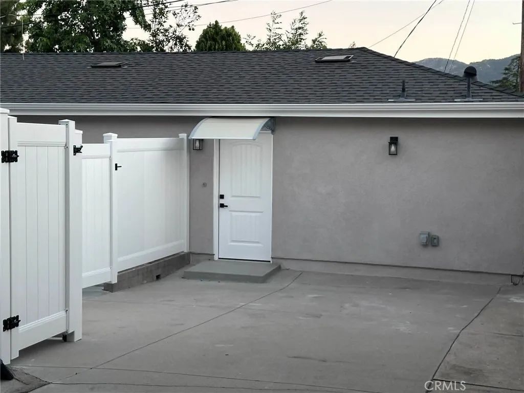 3302 Paraiso Way A, La Crescenta, CA 91214