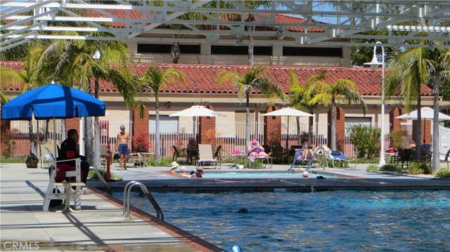 963 Calle Aragon D, Laguna Woods, CA 92637