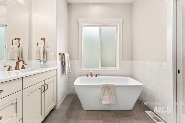 1416 N Palaestra Ave, Eagle, ID 83616