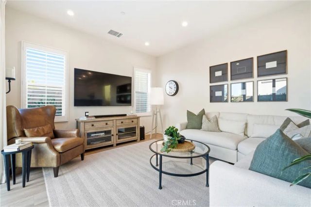 109 Fairgreen, Irvine, CA 92618