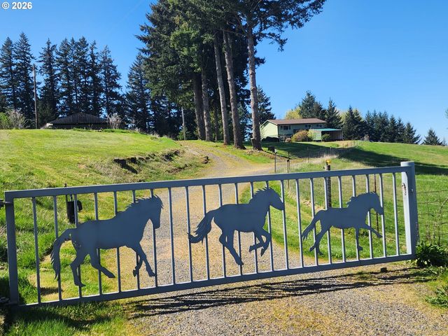 32901 Se DIVERS Rd, Estacada, OR 97023