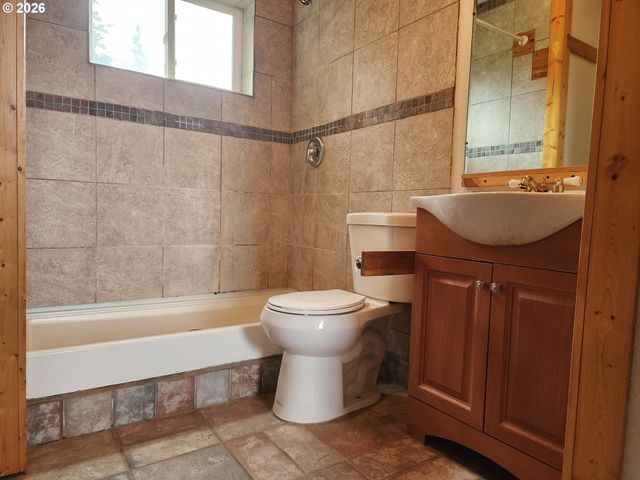 32901 Se DIVERS Rd, Estacada, OR 97023