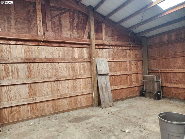 32901 Se DIVERS Rd, Estacada, OR 97023