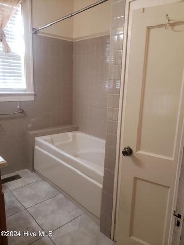 213 W Greene Street, Snow Hill, NC 28580