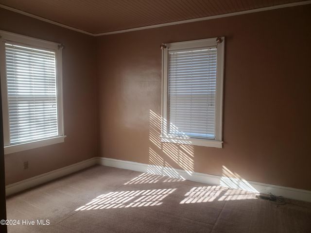 213 W Greene Street, Snow Hill, NC 28580