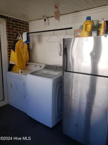 213 W Greene Street, Snow Hill, NC 28580