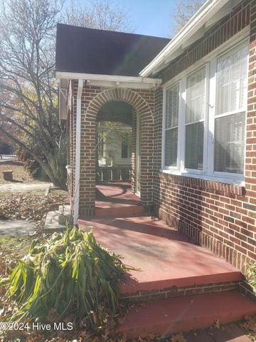 213 W Greene Street, Snow Hill, NC 28580