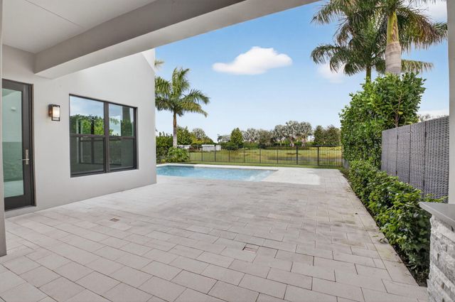 9087 Chauvet Way, Boca Raton, FL 33496