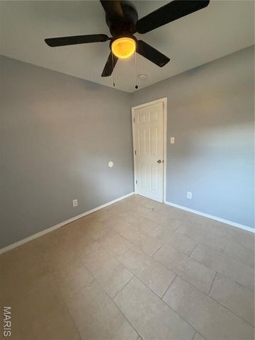 150 N Saint Charles, Florissant, MO 63031