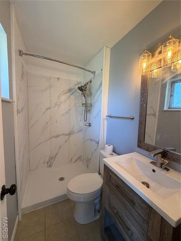 150 N Saint Charles, Florissant, MO 63031