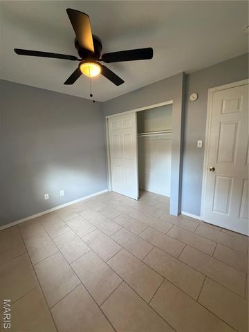 150 N Saint Charles, Florissant, MO 63031