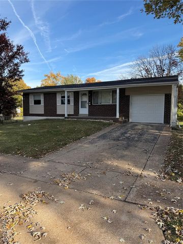 150 N Saint Charles, Florissant, MO 63031