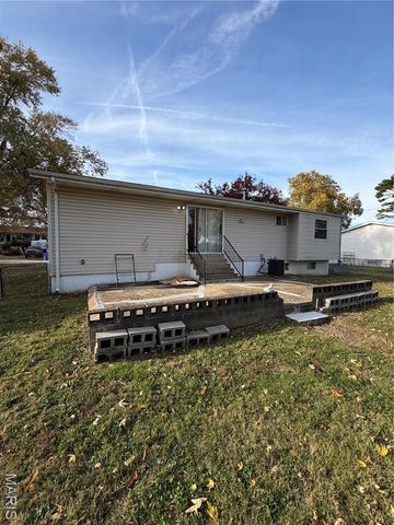 150 N Saint Charles, Florissant, MO 63031