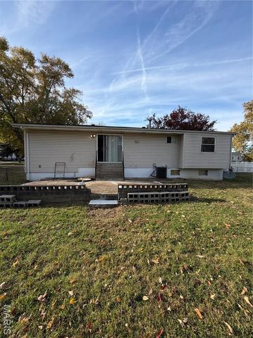 150 N Saint Charles, Florissant, MO 63031