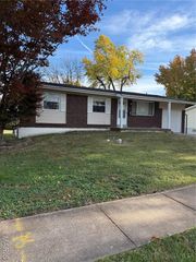 150 N Saint Charles, Florissant, MO 63031