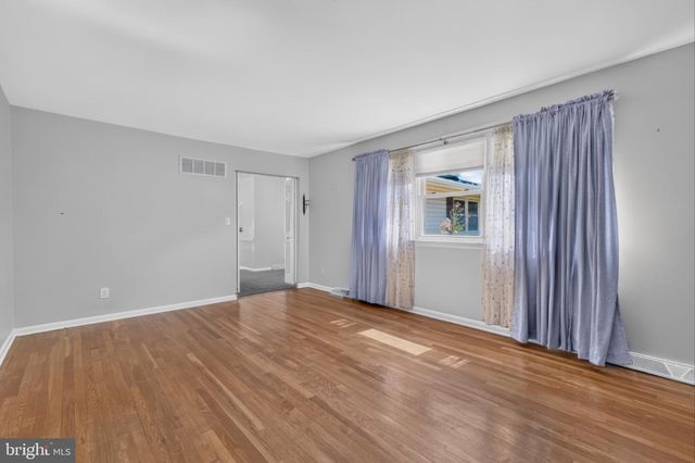 2648 DRAYTON DR, Wilmington, DE 19808