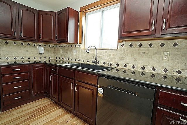 3176 South Park Avenue, Lackawanna, NY 14218