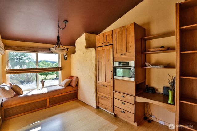 206 Hawthorne Lane, Friday Harbor, WA 98250