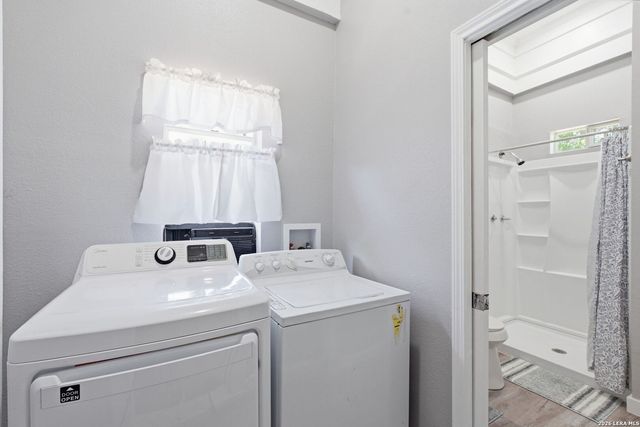 1500 FLEMING DR, Seguin, TX 78155