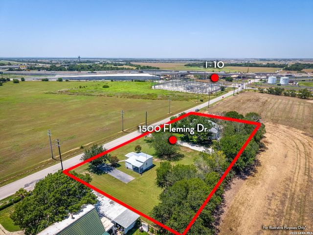 1500 FLEMING DR, Seguin, TX 78155