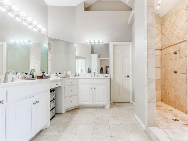 14509 Oakmond Road, Edmond, OK 73013