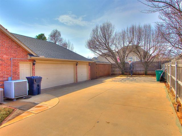14509 Oakmond Road, Edmond, OK 73013