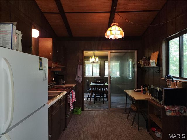 12775 Pawnee Trail, Ste Genevieve, MO 63670