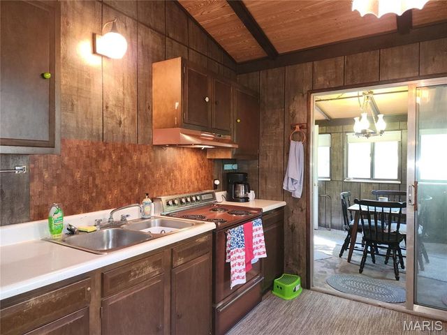 12775 Pawnee Trail, Ste Genevieve, MO 63670