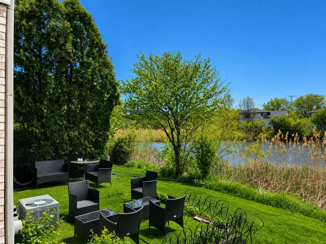698 N Western Lane, Addison, IL 60101