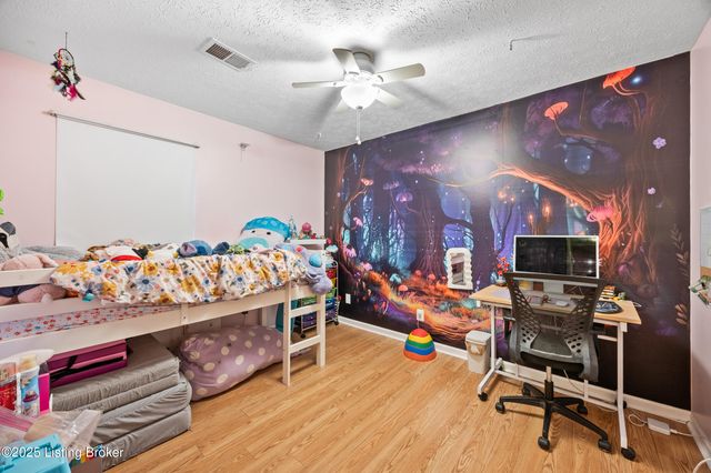 11719 Pond Creek Dr, Louisville, KY 40272