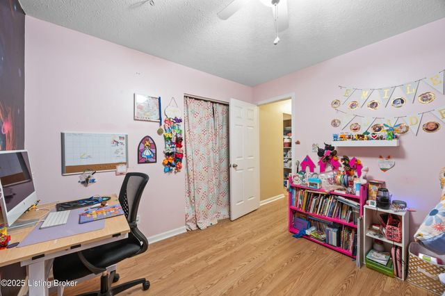 11719 Pond Creek Dr, Louisville, KY 40272