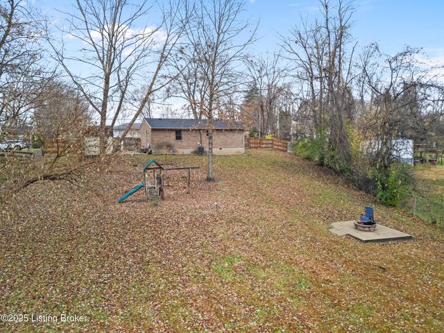 11719 Pond Creek Dr, Louisville, KY 40272