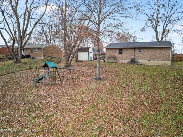 11719 Pond Creek Dr, Louisville, KY 40272